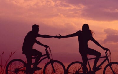 5 Traits in Women That Make Men Less Distant